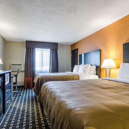 Quality Inn Great Bend Екстер'єр фото